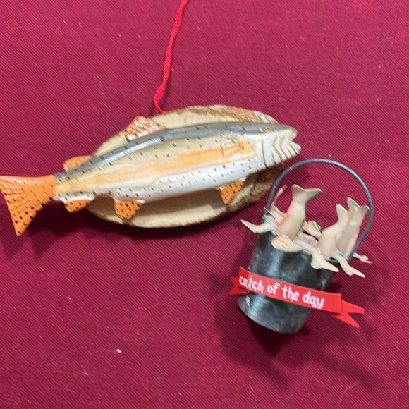 fishing ornaments TWO CATCH OF THE DAY fish bucket salmon mounted on wall plaque - Picture 3 of 10